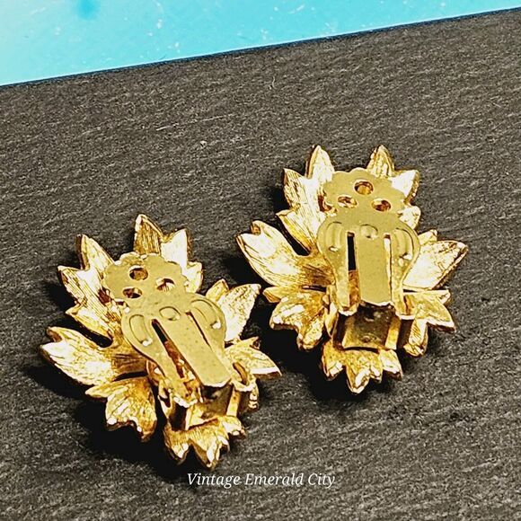 Vintage Gold Tone Plated Greek Leaf Earrings Not Pierced Golden Clip-on Woman's - Picture 5 of 10
